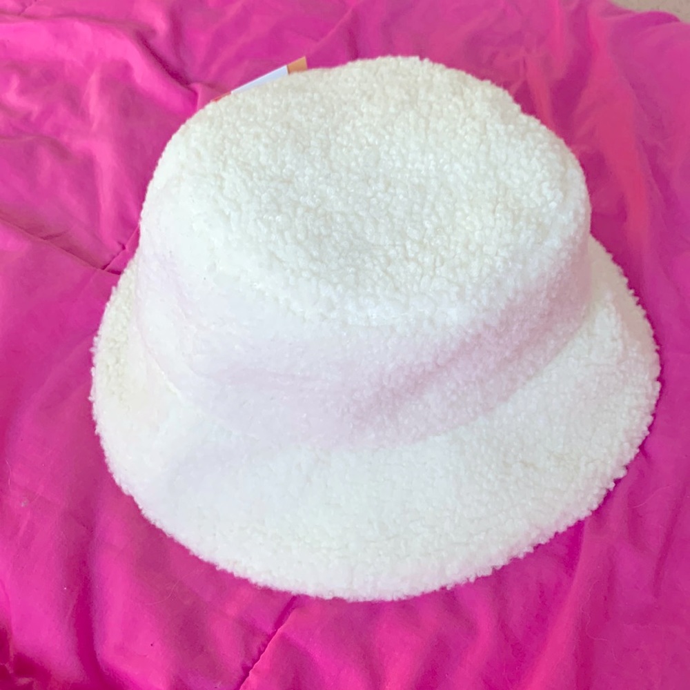 Teddy Sherpa quilted puffer bucket hat womens